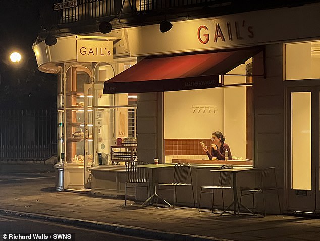 Richard Walls's image of a woman sitting in GAIL's has drawn comparisons to one of the world's most famous paintings