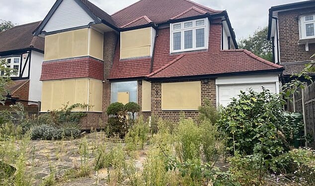 The Baybasin clan were once based in this seven-bedroom family home on Dukes Avenue in north London's exclusive Canons Drive estate