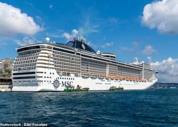 The MSC Splendida managed to rescue 19 migrants who were in a dinghy in waters near Cabrera off Mallorca in the Balearic Islands