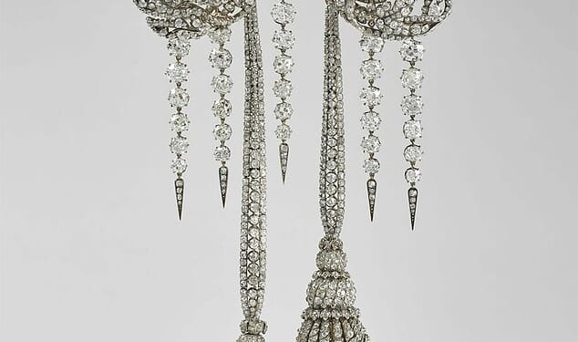 Empress Eugenie's Bow Brooch, was one of the jewels that arrived in Manhattan. It had been bought for Mrs Caroline Astor, the Queen of New York Society