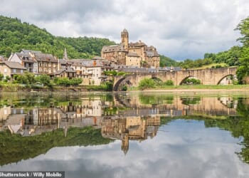 First and foremost, the Aveyron is known for its abundance of castles and chocolate box villages - including Estaing