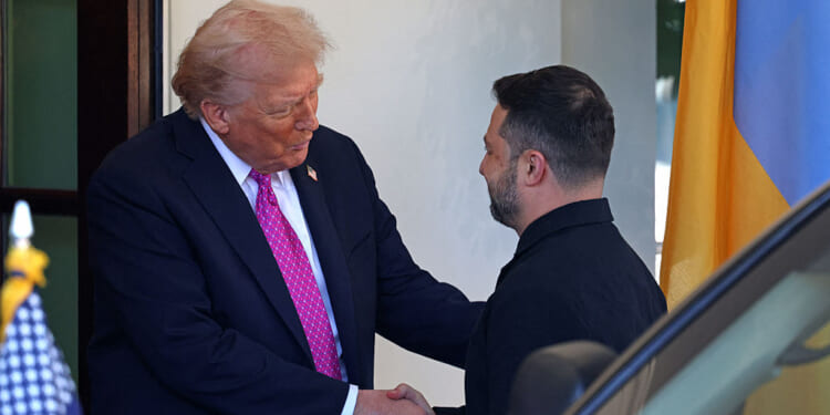 Trump, Zelensky Meet at White House as Kiev Seeks Tomahawk Missiles