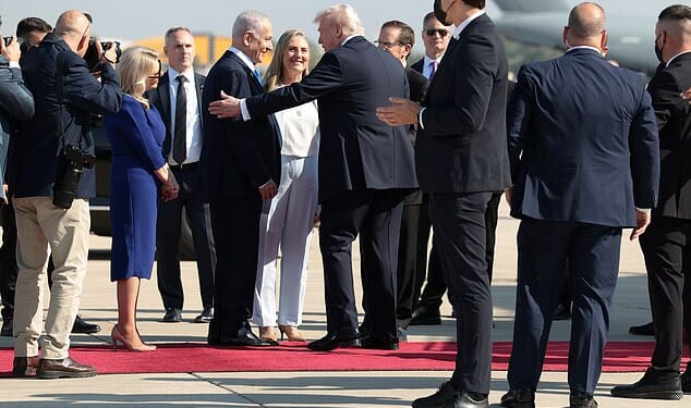 Iraeli prime minister Benjamin Netanyahu greets Trump at the airport