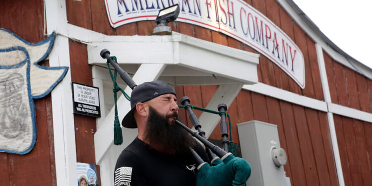 Two attacks highlight role of military veterans in mass shootings