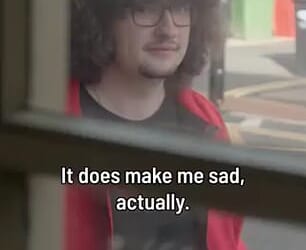 A viral Manchester United fan who is not cutting his hair until the club win five games in a row has starred in a hilarious new Paddy Power advert