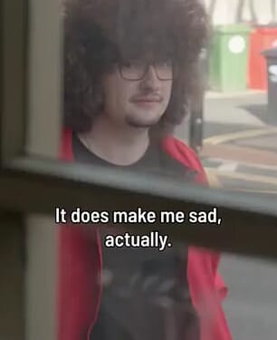 A viral Manchester United fan who is not cutting his hair until the club win five games in a row has starred in a hilarious new Paddy Power advert