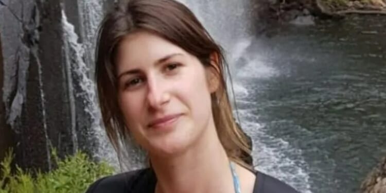 ‘Good and kind’ woman, 38, found dead at home as man, 39, arrested and murder probe launched