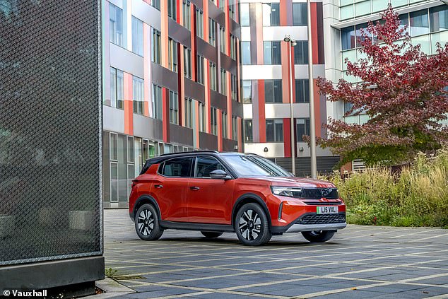 The new Frontera for 2025 is a complete different beast. Powered by green drivetrains and designed to stay on tarmac rather than go off-road, it bares little resemblance to the original