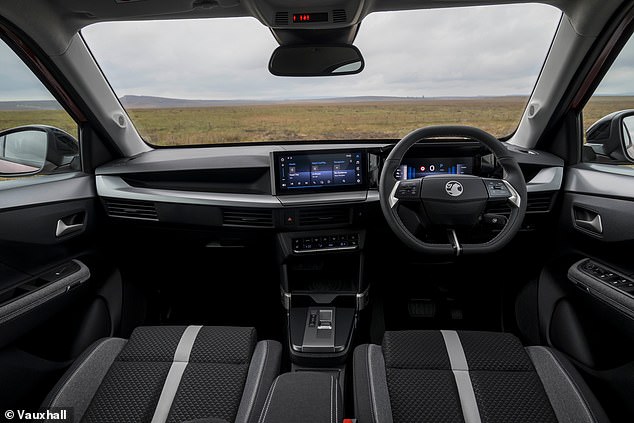 Where the Frontera will definitely lose points against Chinese rivals like BYD and Jaecoo is interior materials. It's packed with low-grade black plastics