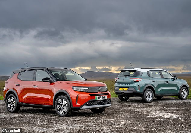 Which Frontera is the better option, electric (left) or hybrid (right)? On pricing, running costs and driving performance, one really stands out as the favourite
