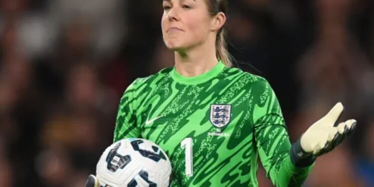 Lionesses throw support behind Mary Earps as she reveals mental health battles