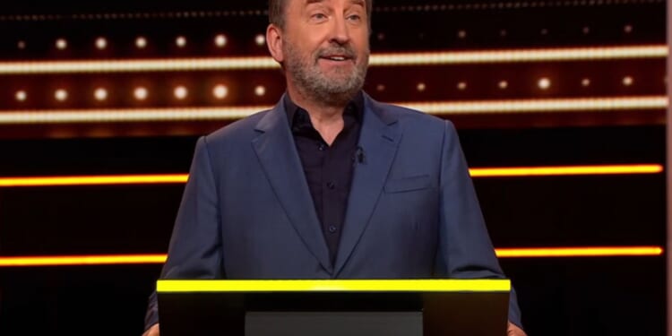 1% Club's Lee Mack shocked by question 'massacre' as 22 go out