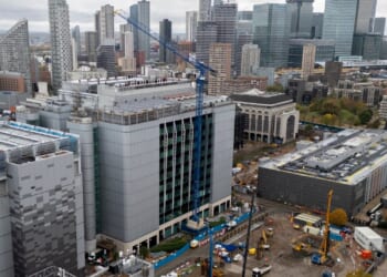 Tower block rooftop becomes unlikely battleground in multi- billion-pound bust-up over City trading deals