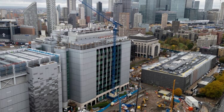 Tower block rooftop becomes unlikely battleground in multi- billion-pound bust-up over City trading deals