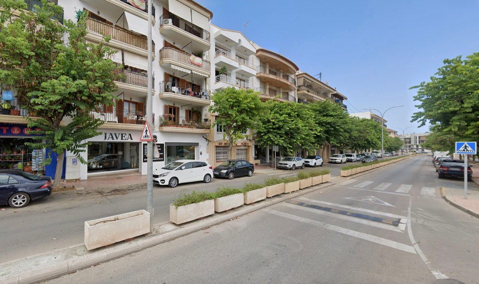 **FULL COPY BY NATALIA PENZA natypenza@gmail.com**.-TEL: +34 659 567 821** .POLICE are investigating the death of a British man found dead in a Costa Blanca holiday resort.