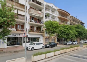 Brit man, 50, found dead between parked cars near holiday hotspot Benidorm as cops investigate