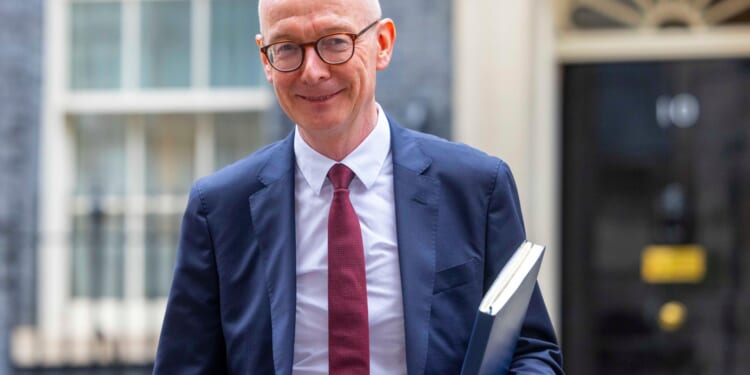 Workers who lose jobs will get higher benefit payouts than those who have never done a day’s work in Labour overhaul.