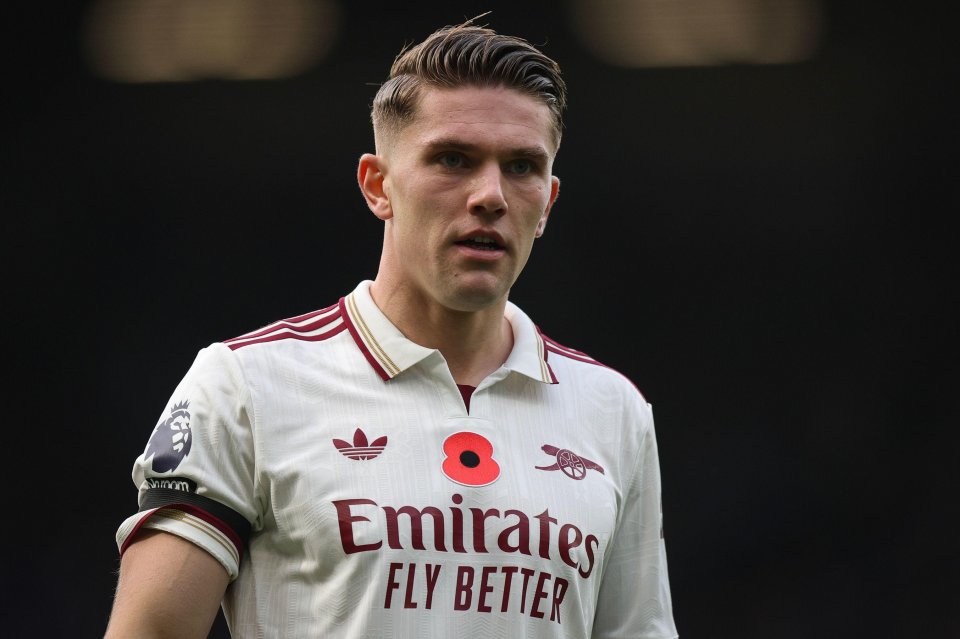 Burnley, UK. 1st Nov, 2025. Viktor Gyokeres of Arsenal during the Burnley vs Arsenal Premier League match at Turf Moor, Burnley. Picture credit should read: James Baylis/Sportimage Credit: Sportimage Ltd/Alamy Live News