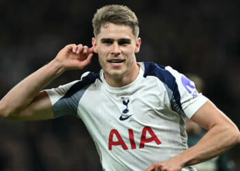 Superhuman Micky Van de Ven's wondergoal sends statement to Champions League rivals