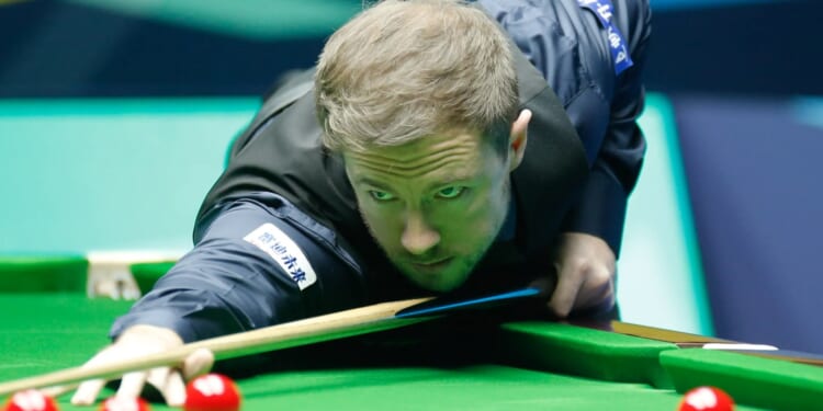 Jack Lisowski 'collapses over the line' as he fulfils childhood dream by finally beating snooker idol Ronnie O'Sullivan