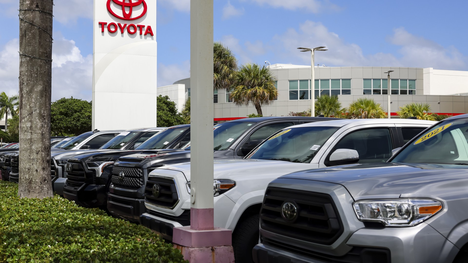 World’s largest carmaker recalls over 1 million motors due to dangerous flaw