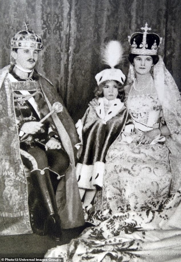 Zita (right) and her eldest son, crown prince Otto von Habsburg (center), vehemently opposed Adolf Hitler's rise