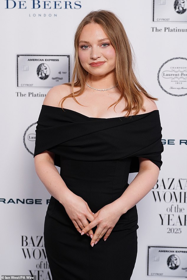 Mia looked the spitting image of her Hollywood star mother Kate Winslet