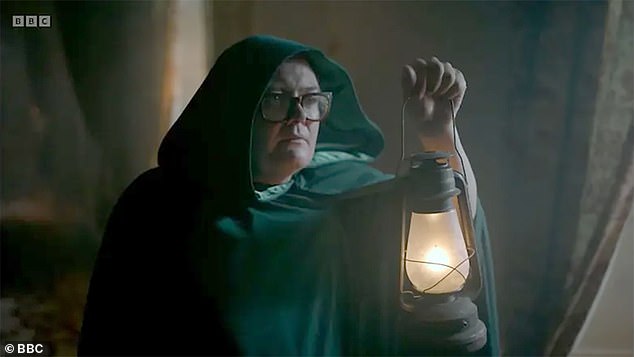 After he was selected by the TV host to become a Celebrity Traitor, Alan was handed his cloak for the first time to head up to the tower of Ardross Castle