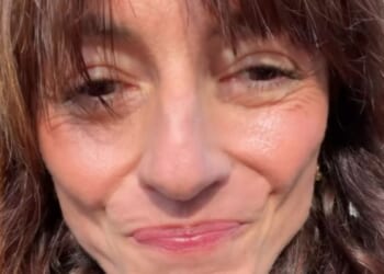 How Lorraine Kelly helped Davina McCall catch breast cancer 'very early' while on loo as she reveals shock diagnosis