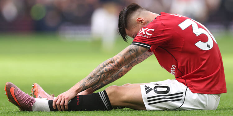 Man Utd fearing worst on Sesko injury that left team with 10-men vs Spurs and could be forced to sign striker in January
