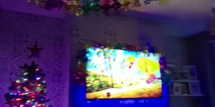 I've banned beige Christmas and returned to my childhood of nostalgic 90s decorations