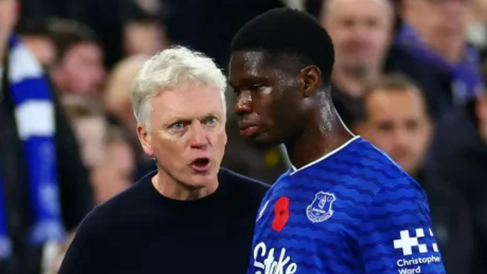 David Moyes appears to give Everton striker Thierno Barry furious rollicking in Fulham victory