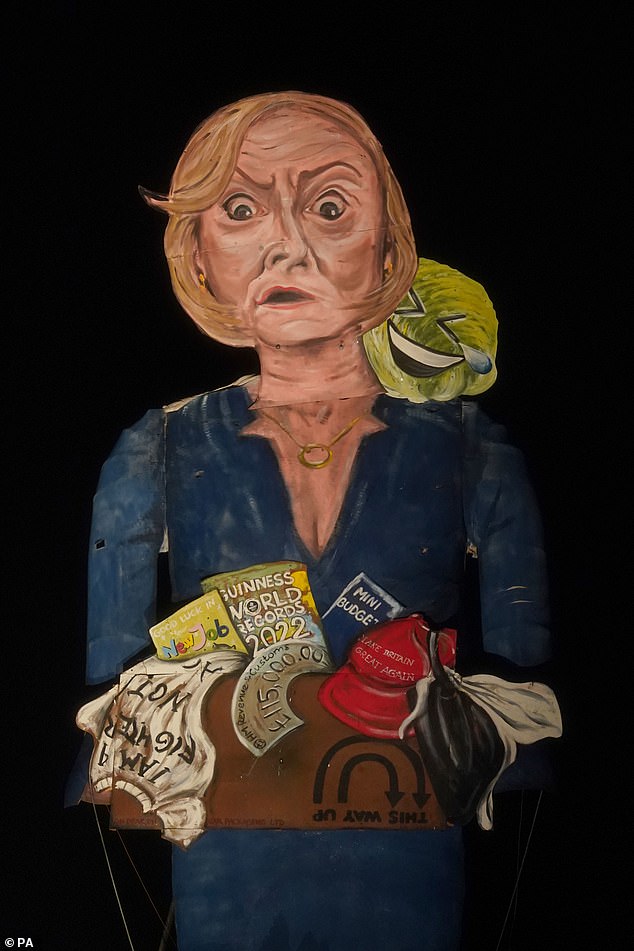 Previous personalities who became effigies in previous years included former PM Liz Truss