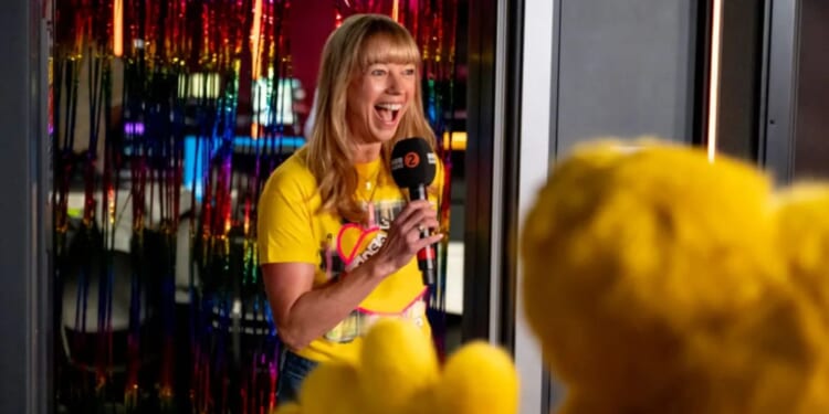 Radio 2's Sara Cox kicks off longest EVER Children In Need challenge