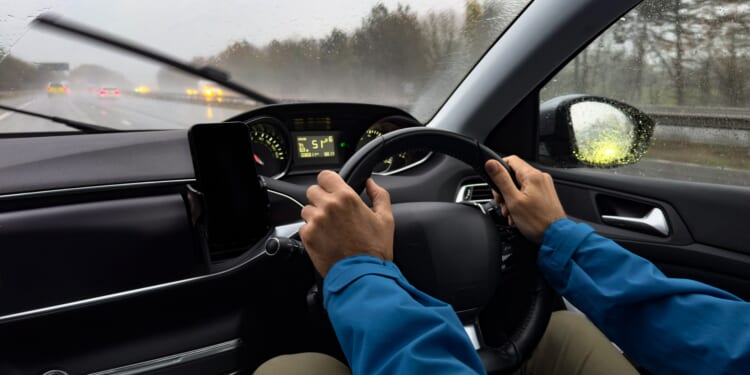 Exact times Brits ‘are most likely to break the law’ when driving are revealed