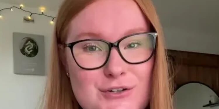 I started my side hustle 10 months ago & have made £200k from my phone