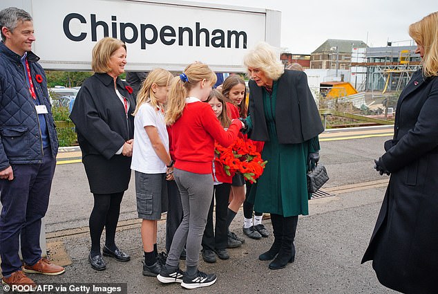 Poppies to Paddington began during the November 2020 Covid lockdown as a way of marking the annual commemorations of the nation's war dead