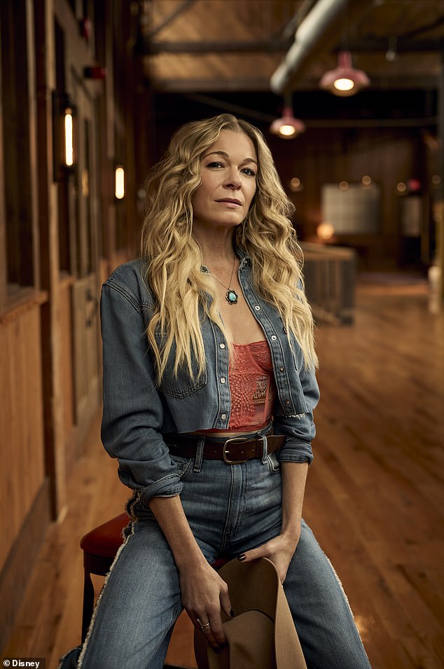 Over the weekend, the 43-year-old country singer-songwriter addressed speculation that she got surgery for her role on the new ABC hit series 9-1-1: Nashville