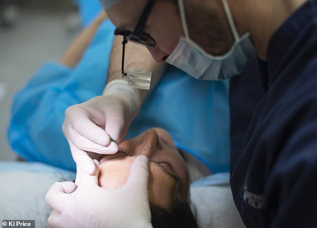 I¿d been having my brows tinted to mask the purple, which never, ever disappears, so an eyebrow transplant seemed a perfect solution