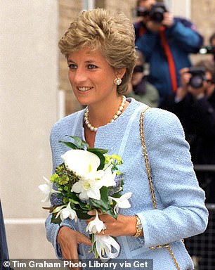 Diana wearing the Panthiere De Cartier watch