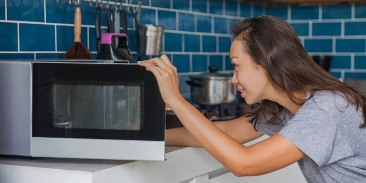 Homeowners are using all-natural cleaning hack in microwave that leaves kitchen appliance sparkling in just minutes