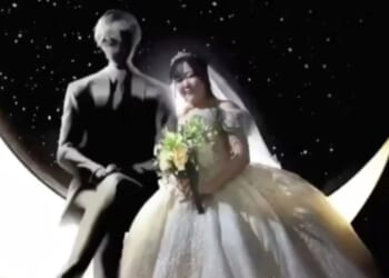 Bride, 32, hosts lavish wedding to AI husband named ‘Klaus’ & uses virtual reality headset to say their vows