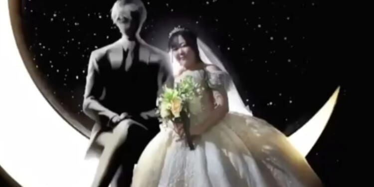 Bride, 32, hosts lavish wedding to AI husband named ‘Klaus’ & uses virtual reality headset to say their vows