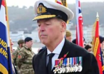 'Phoney' admiral with fake medals sparks veterans' fury after blagging his way into Remembrance event