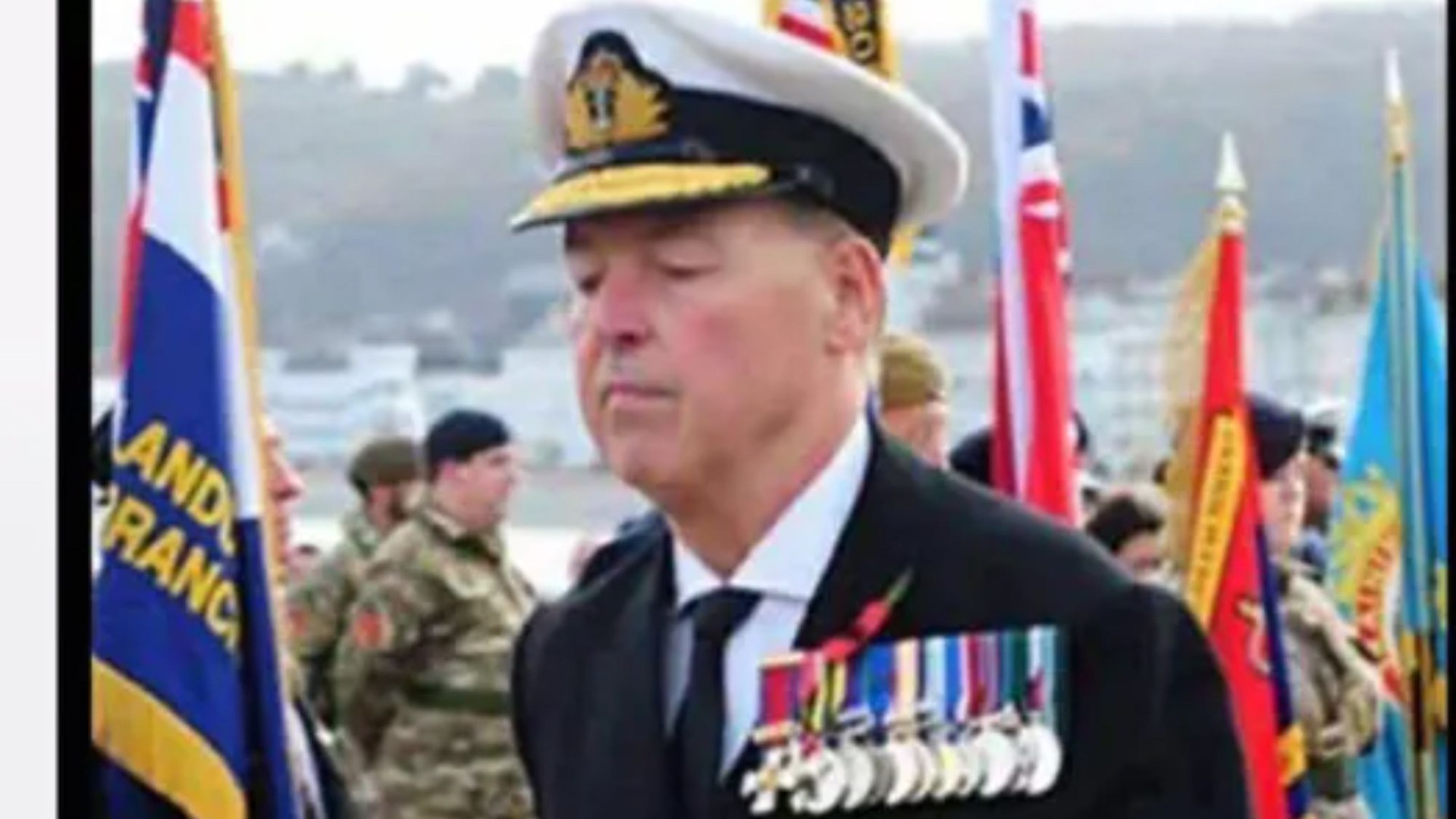 'Phoney' admiral with fake medals sparks veterans' fury after blagging his way into Remembrance event