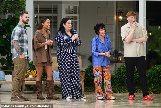 The hosts instructed the stars with their first jungle trial