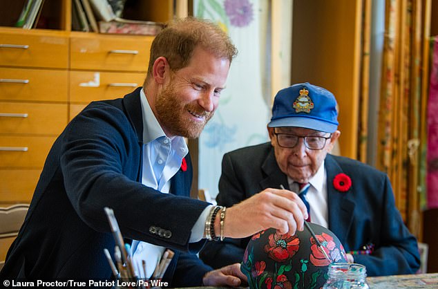 Harry spoke to soldiers from the the Queen's Own Rifles of Canada and the Royal Regiment of Canada and later met veterans taking part in a creative arts programme at Toronto's Sunnybrook Hospital
