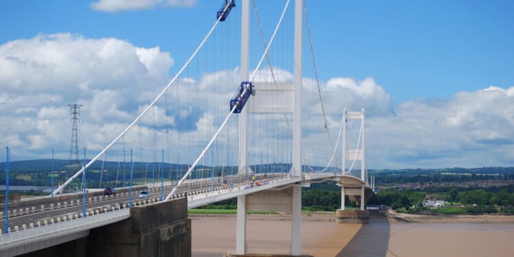 Major UK motorway bridge used by 80,000 Brits every day CLOSED in both directions due to defect