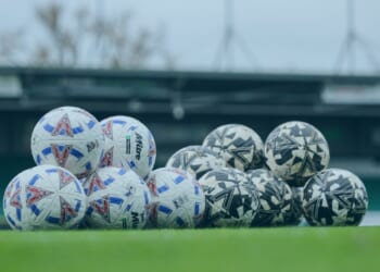 Non-league clash abandoned at half-time after 'sexist comment towards match official'