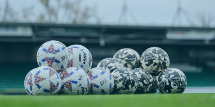 Non-league clash abandoned at half-time after 'sexist comment towards match official'
